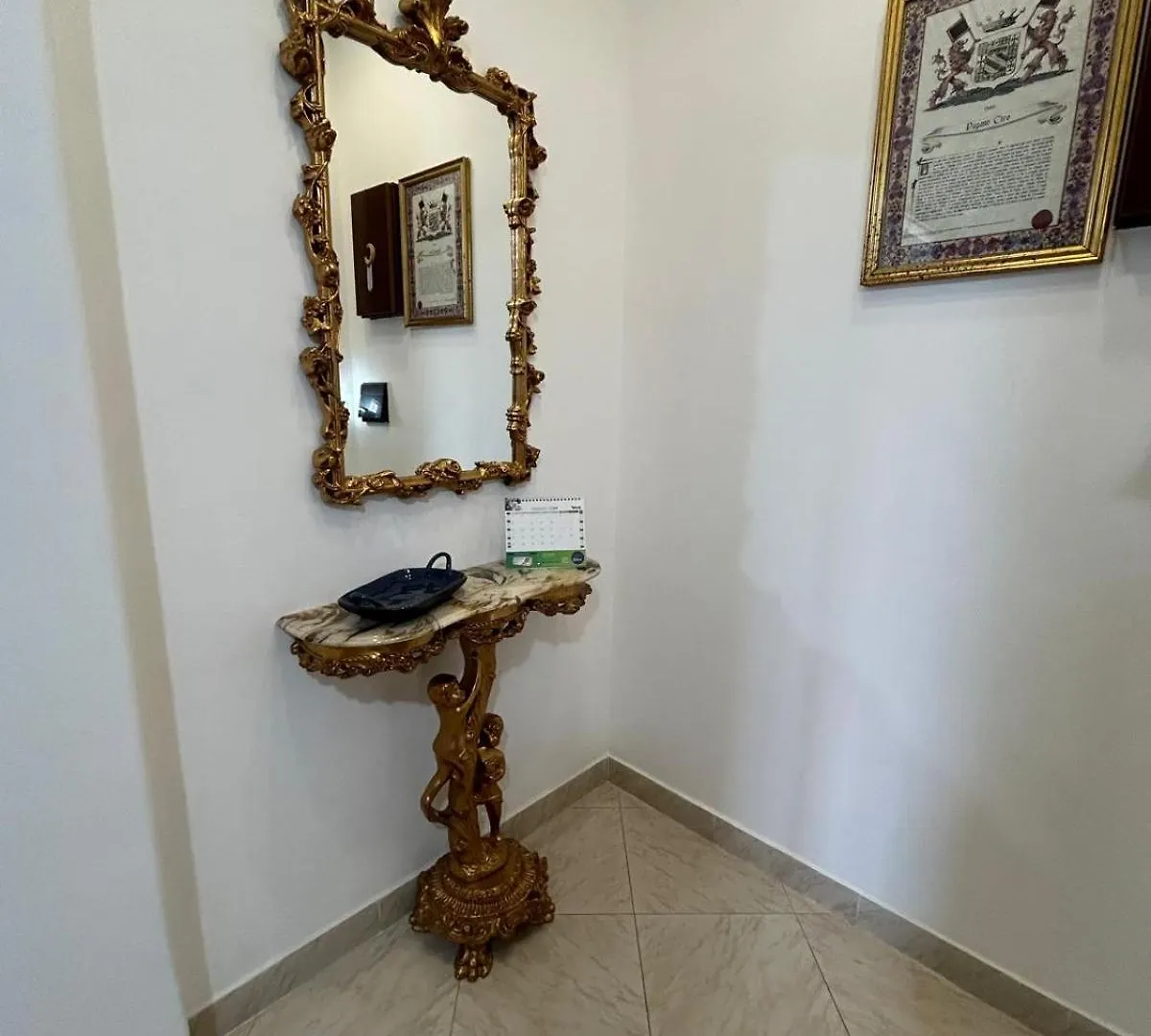 Ciro'S Home Naples Apartment
