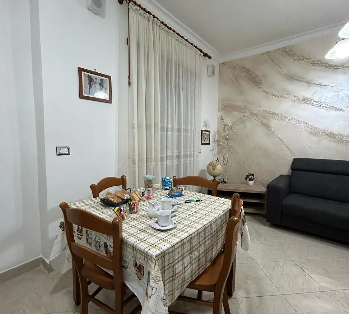 Ciro'S Home Naples Apartment